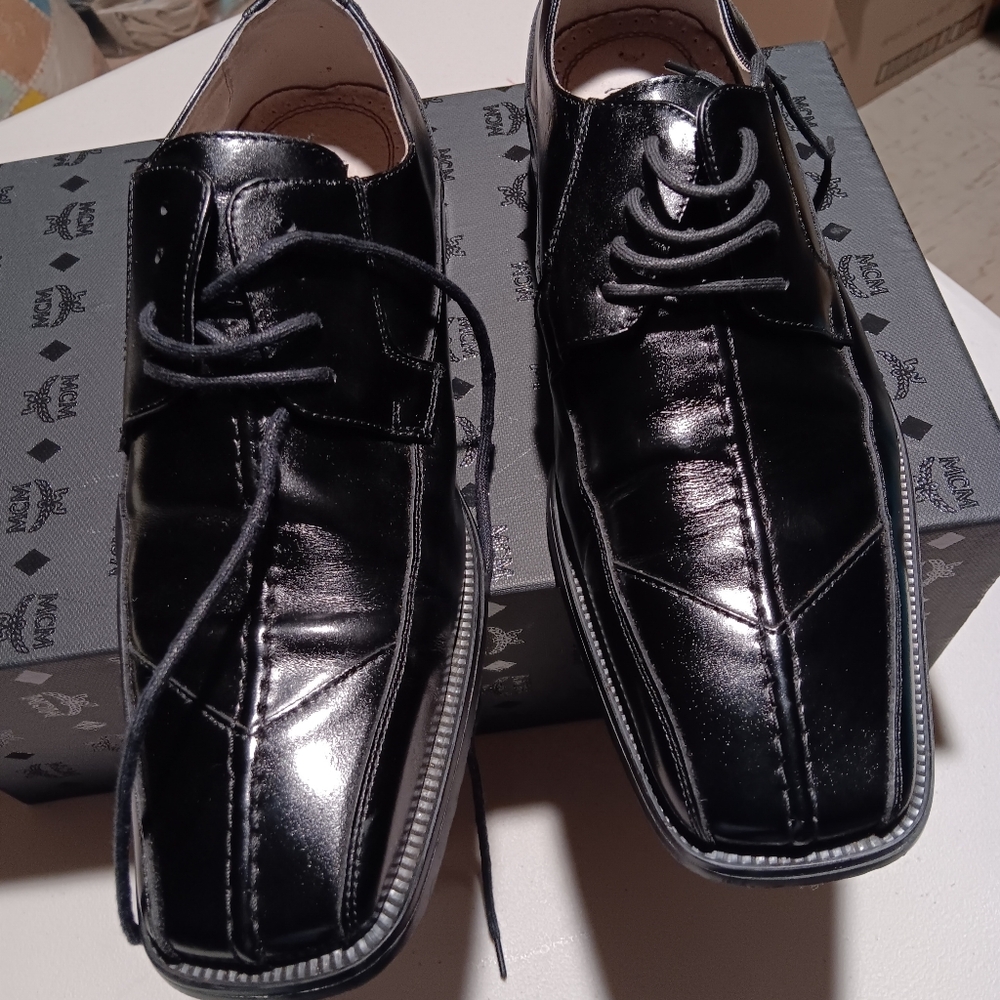 Men black Stacy Adam's shoes